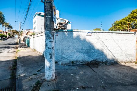 Casa à venda com 100m², 2 quartos e 15 vagasFachada