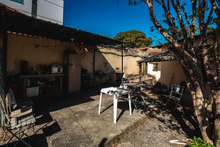 Casa à venda com 100m², 2 quartos e 15 vagasQuintal