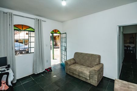 Casa à venda com 100m², 2 quartos e 15 vagasSala