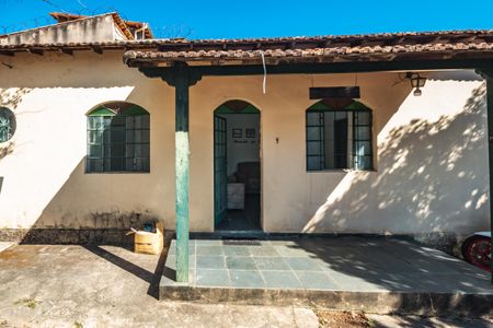 Casa à venda com 100m², 2 quartos e 15 vagasFachada