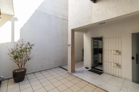 Casa à venda com 126m², 3 quartos e 2 vagasQuintal