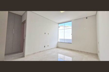 Quarto 2 de casa à venda com 3 quartos, 230m² em Várzea, Lagoa Santa