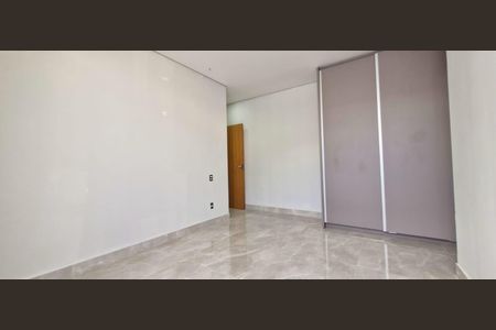 Casa à venda com 230m², 3 quartos e 2 vagasQuarto 3