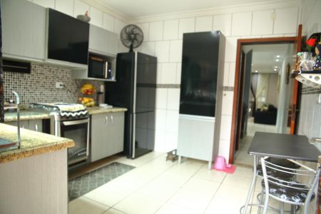 Casa à venda com 130m², 3 quartos e 2 vagasCozinha