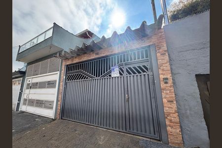 Casa à venda com 130m², 3 quartos e 2 vagasFachada