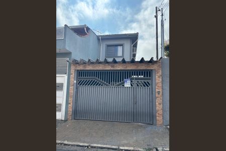 Casa à venda com 130m², 3 quartos e 2 vagasFachada