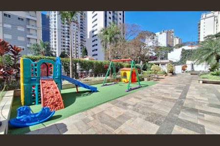 Apartamento à venda com 120m², 3 quartos e 2 vagasÁrea comum - Playground