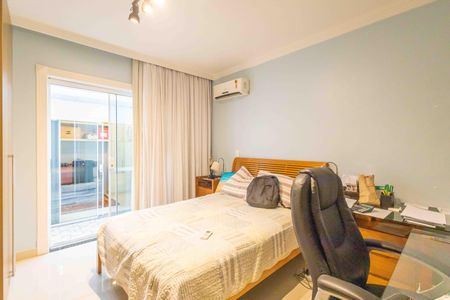 Casa de condomínio à venda com 354m², 4 quartos e 4 vagasSuíte 3