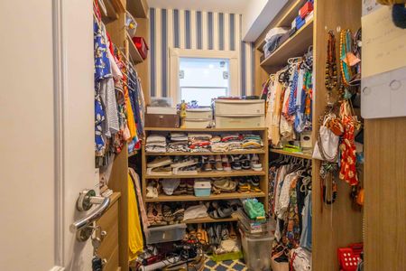 Casa de condomínio à venda com 354m², 4 quartos e 4 vagasSuíte 1 closet