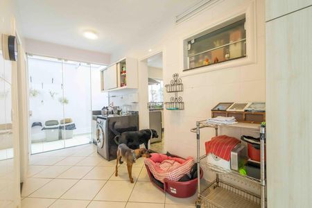 Casa de condomínio à venda com 354m², 4 quartos e 4 vagasÁrea de serviço