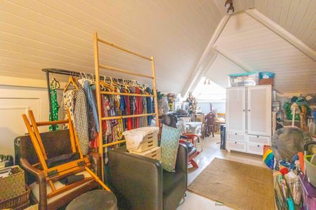 Casa de condomínio à venda com 354m², 4 quartos e 4 vagasSótão