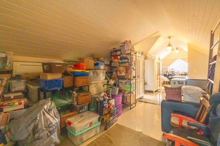 Casa de condomínio à venda com 354m², 4 quartos e 4 vagasSótão