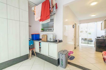 Casa de condomínio à venda com 354m², 4 quartos e 4 vagasÁrea de serviço