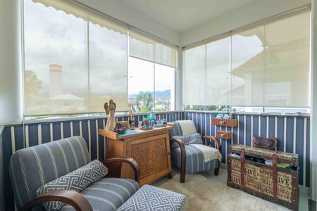 Casa de condomínio à venda com 354m², 4 quartos e 4 vagasSuíte 1 varanda