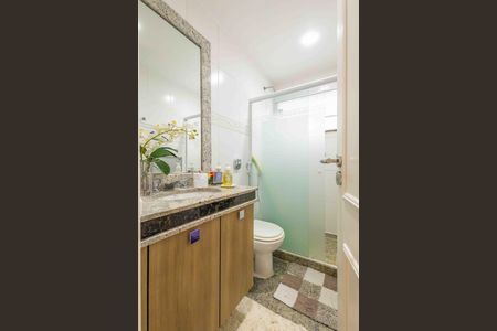 Casa de condomínio à venda com 354m², 4 quartos e 4 vagasBanheiro da Suíte 2