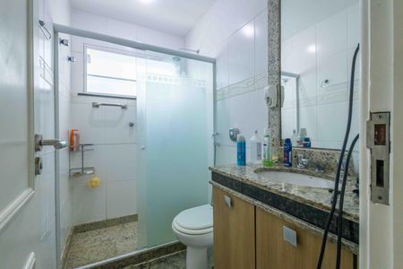 Casa de condomínio à venda com 354m², 4 quartos e 4 vagasBanheiro da Suíte 3