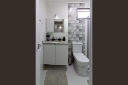 Apartamento à venda com 81m², 3 quartos e 1 vaga Apartamento à venda com 81m², 3 quartos e 1 vagaBanheiro Social