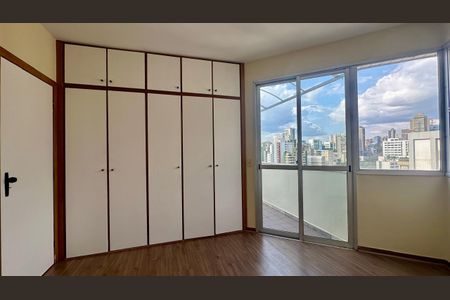 Apartamento à venda com 120m², 2 quartos e 2 vagas Apartamento à venda com 120m², 2 quartos e 2 vagasQuarto