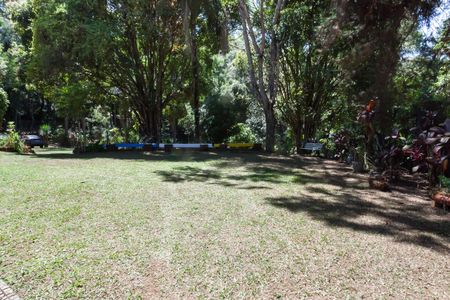 Casa de condomínio à venda com 326m², 5 quartos e 5 vagasQuintal