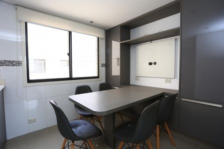 Apartamento para alugar com 305m², 4 quartos e 3 vagas Apartamento para alugar com 305m², 4 quartos e 3 vagasCozinha