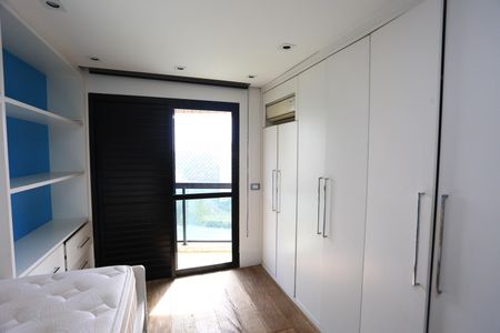 Apartamento para alugar com 305m², 4 quartos e 3 vagas Apartamento para alugar com 305m², 4 quartos e 3 vagasQuarto 2