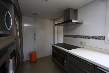 Apartamento para alugar com 305m², 4 quartos e 3 vagas Apartamento para alugar com 305m², 4 quartos e 3 vagasCozinha