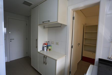 Apartamento para alugar com 305m², 4 quartos e 3 vagas Apartamento para alugar com 305m², 4 quartos e 3 vagasÁrea de Serviço