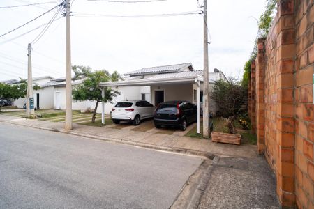 Casa de condomínio para alugar com 160m², 4 quartos e 4 vagasFachada