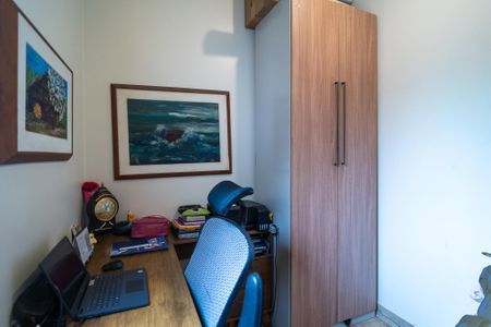 Casa de condomínio para alugar com 160m², 4 quartos e 4 vagasEscritório