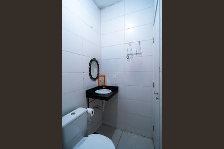 Casa de condomínio para alugar com 160m², 4 quartos e 4 vagasBanheiro da Suíte 2