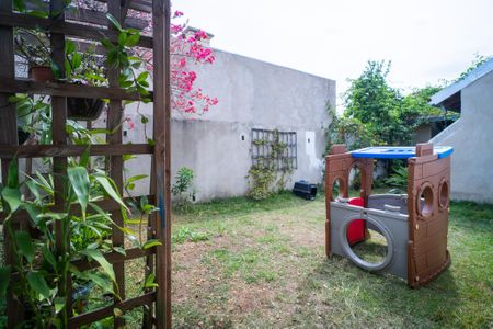 Casa de condomínio para alugar com 160m², 4 quartos e 4 vagasQuintal