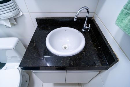 Casa de condomínio para alugar com 160m², 4 quartos e 4 vagasBanheiro