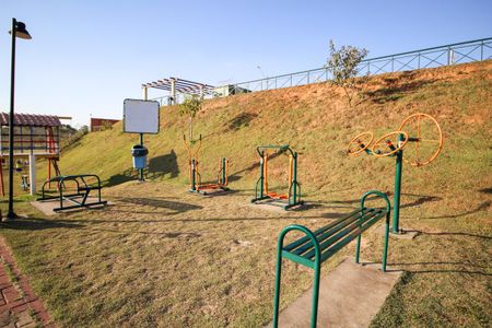 Casa de condomínio para alugar com 160m², 4 quartos e 4 vagasÁrea comum - Academia