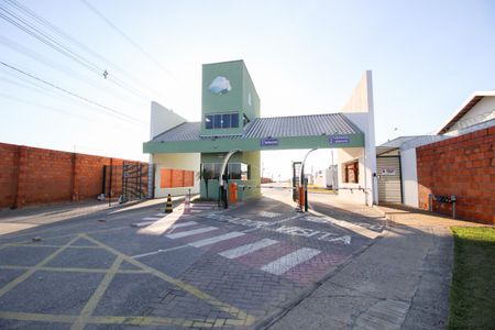 Casa de condomínio para alugar com 160m², 4 quartos e 4 vagasFachada