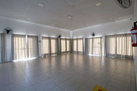 Casa de condomínio para alugar com 160m², 4 quartos e 4 vagasÁrea comum - Salão de festas