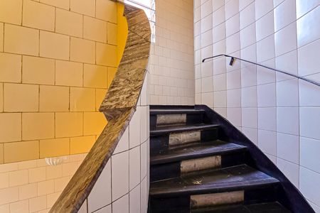 Apartamento para alugar com 100m², 2 quartos e sem vagaEscada