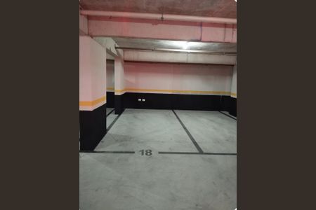 Garagem de kitnet/studio para alugar com 1 quarto, 25m² em Centro, Curitiba