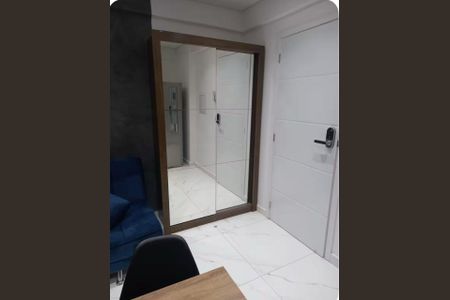 Quarto de kitnet/studio para alugar com 1 quarto, 25m² em Centro, Curitiba