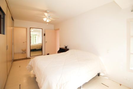 Apartamento à venda com 190m², 3 quartos e 2 vagas Apartamento à venda com 190m², 3 quartos e 2 vagasSuíte 3