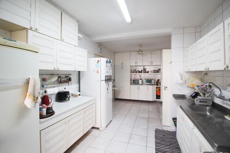 Apartamento à venda com 190m², 3 quartos e 2 vagas Apartamento à venda com 190m², 3 quartos e 2 vagasCozinha