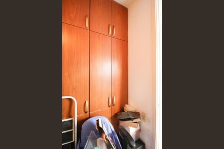 Apartamento à venda com 190m², 3 quartos e 2 vagas Apartamento à venda com 190m², 3 quartos e 2 vagasQuarto de Serviço