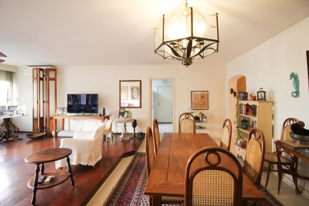 Apartamento à venda com 190m², 3 quartos e 2 vagas Apartamento à venda com 190m², 3 quartos e 2 vagasSala