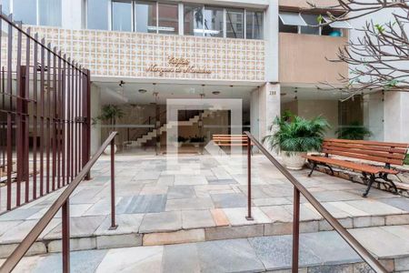 Apartamento à venda com 190m², 3 quartos e 2 vagas Apartamento à venda com 190m², 3 quartos e 2 vagasEntrada