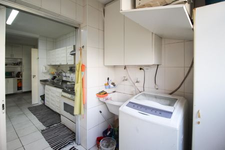 Apartamento à venda com 190m², 3 quartos e 2 vagas Apartamento à venda com 190m², 3 quartos e 2 vagasÁrea de Serviço