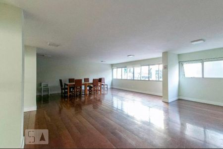 Apartamento à venda com 190m², 3 quartos e 2 vagas Apartamento à venda com 190m², 3 quartos e 2 vagasÁrea comum - Salão de festas
