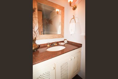 Apartamento à venda com 190m², 3 quartos e 2 vagas Apartamento à venda com 190m², 3 quartos e 2 vagasLavabo da Sala