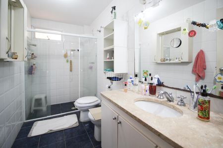 Apartamento à venda com 190m², 3 quartos e 2 vagas Apartamento à venda com 190m², 3 quartos e 2 vagasBanheiro Social