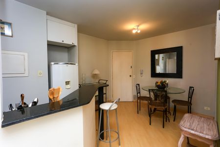 Sala de apartamento para alugar com 1 quarto, 43m² em Vila Suzana, São Paulo