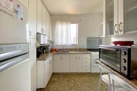 Apartamento à venda com 100m², 3 quartos e 2 vagas Apartamento à venda com 100m², 3 quartos e 2 vagasCozinha