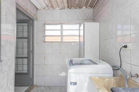 Casa à venda com 111m², 3 quartos e 1 vagaÁrea de Serviço